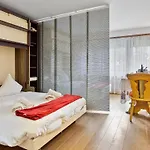A-1 By Interhome شقة